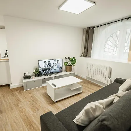 2-rooms With Parking Daire