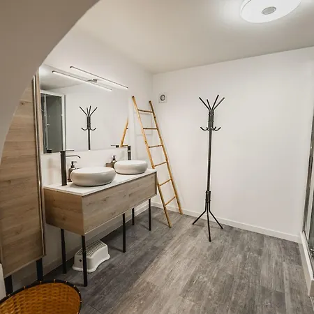 Daire 2-rooms With Parking