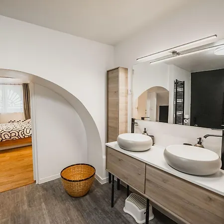 2-rooms With Parking Bordeaux